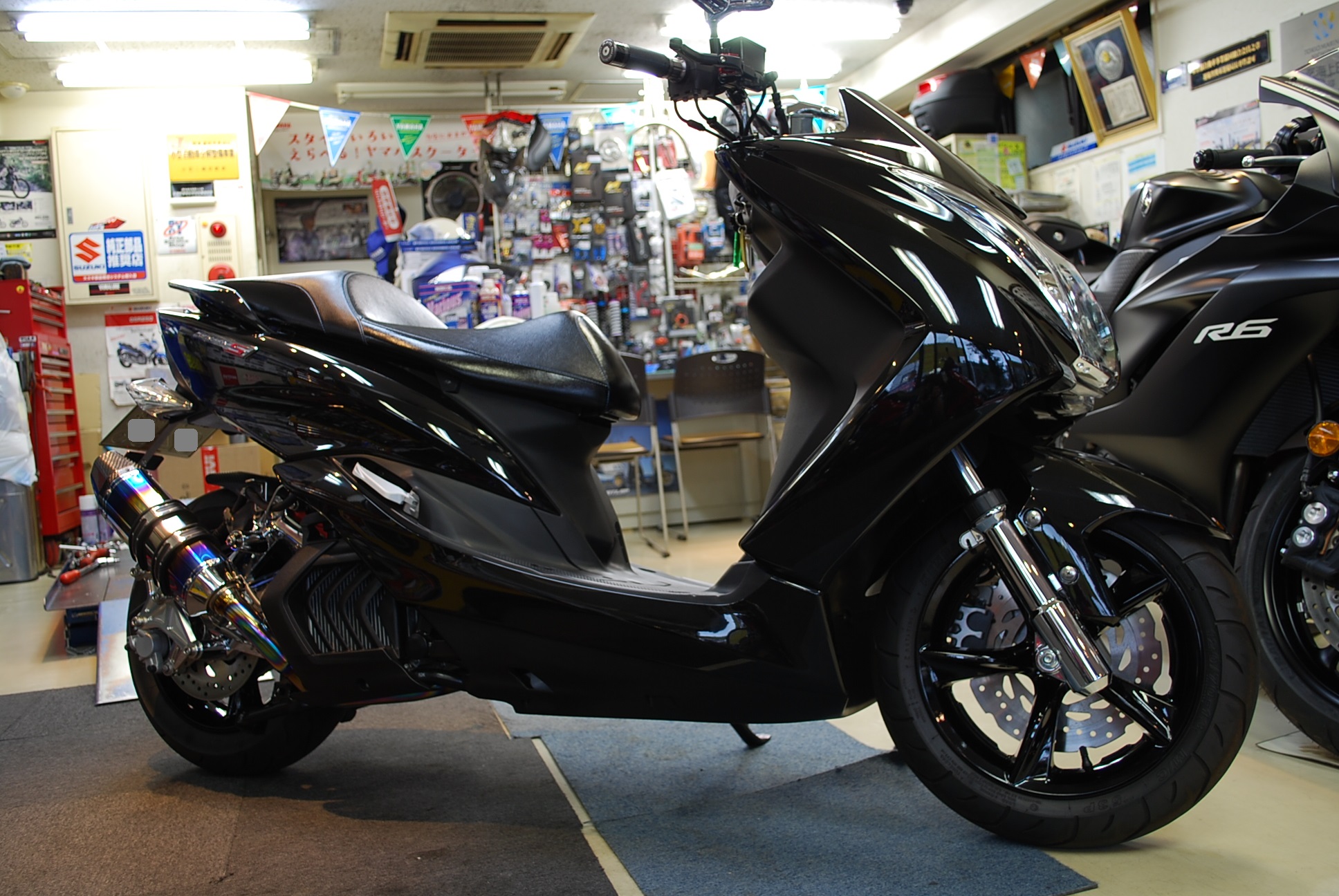 Ｓ　カスタム　黒 001